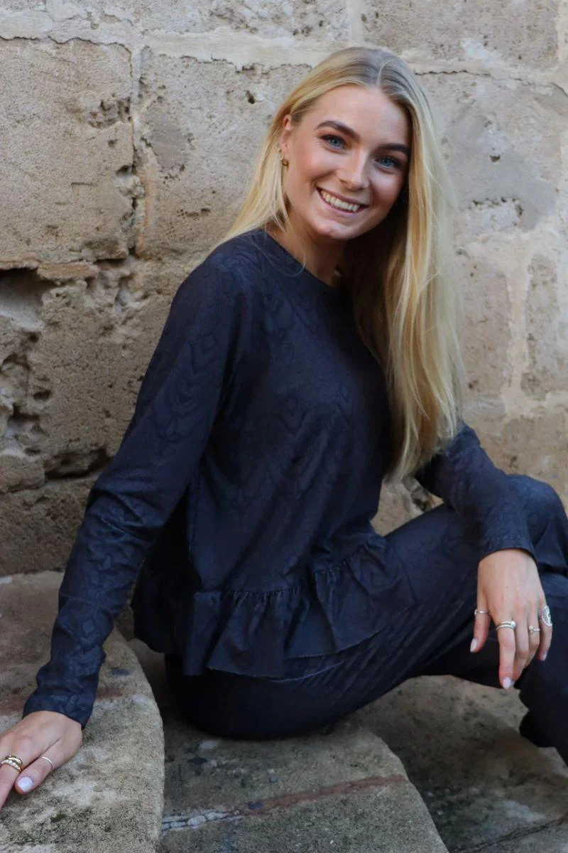 Alma Ls Frill T Shirt | Dark Grey Lala | Bluse fra Liberté
