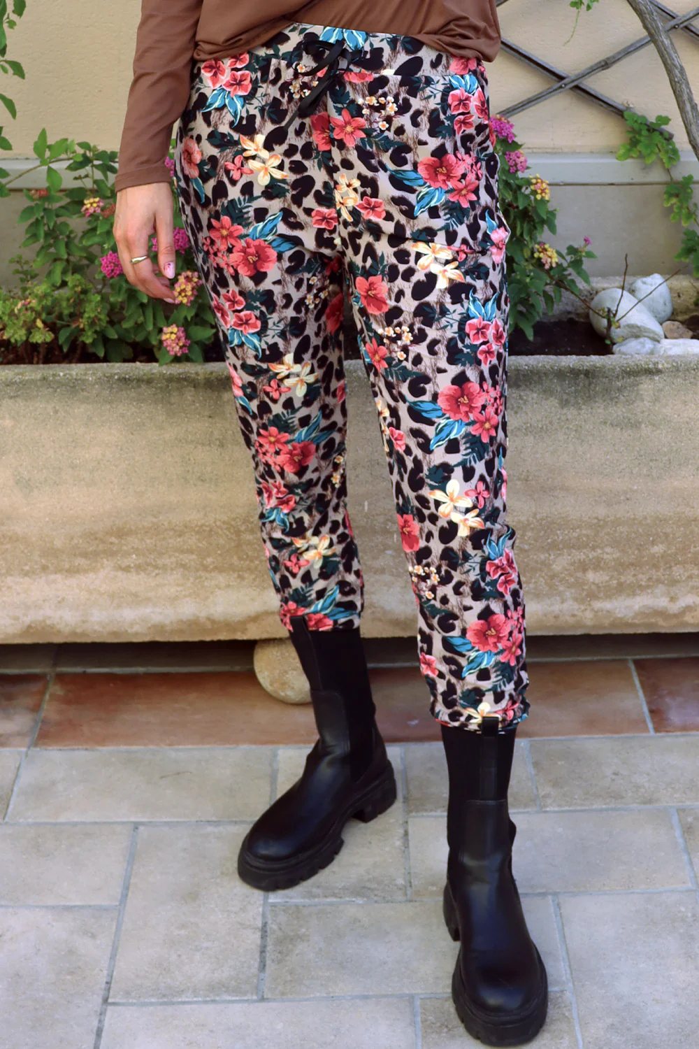 Alma Pant | Leo Floral | Bukser fra Liberté - Image 2