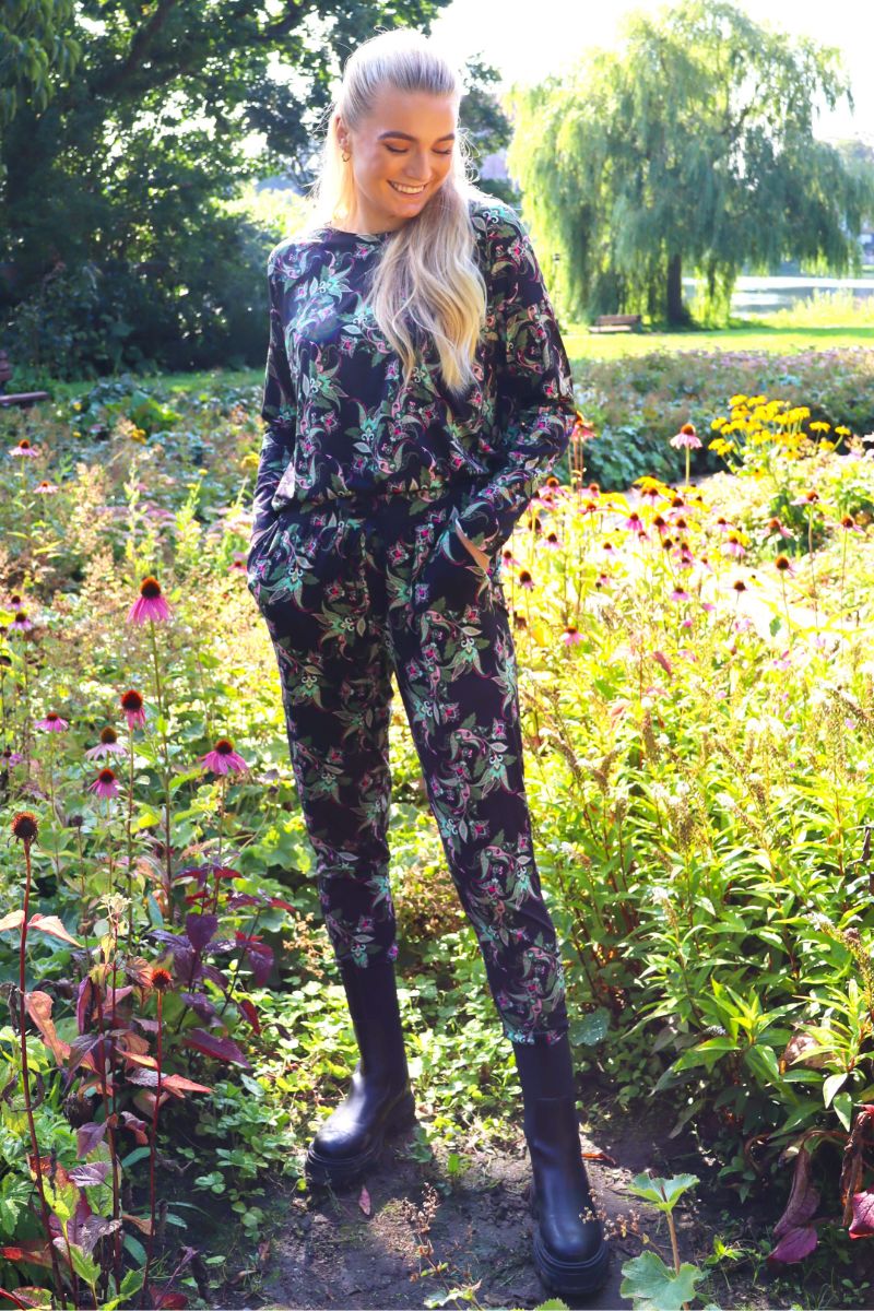 Alma Pants 9500 | Army Pink Paisley | Bukser fra Liberté - Image 4