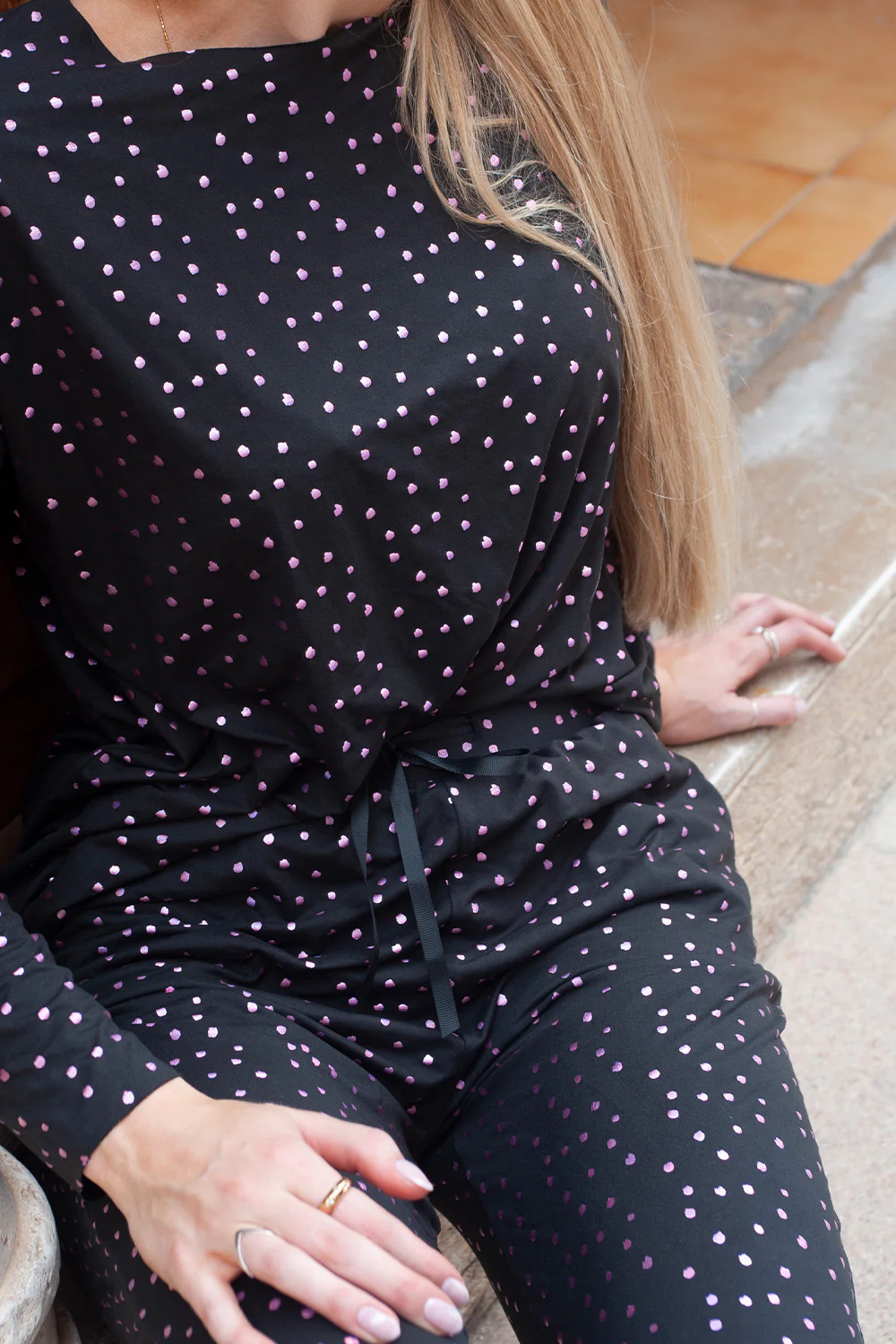 Alma Pants | Black Pink Holographic Dot | Bukser fra Liberté - Image 5