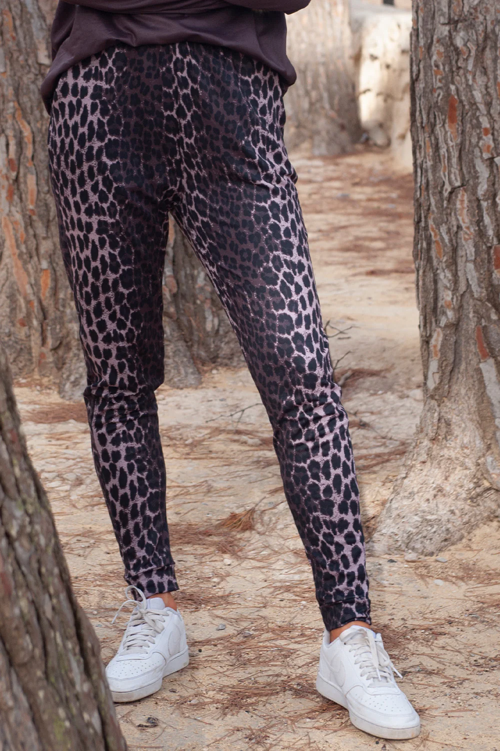 Alma Pants (Fleece) | Dark Brown Lux Leo | Bukser fra Liberté - Image 3