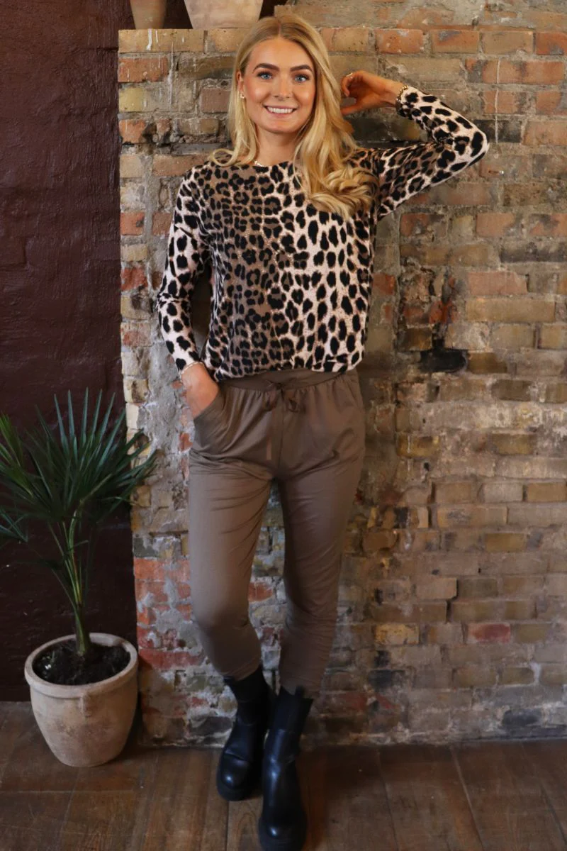 Alma Pants | Fossil | Bukser fra Liberté - Image 3