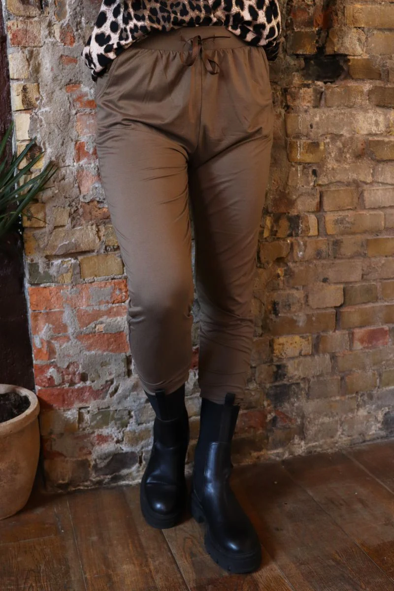 Alma Pants | Fossil | Bukser fra Liberté - Image 5