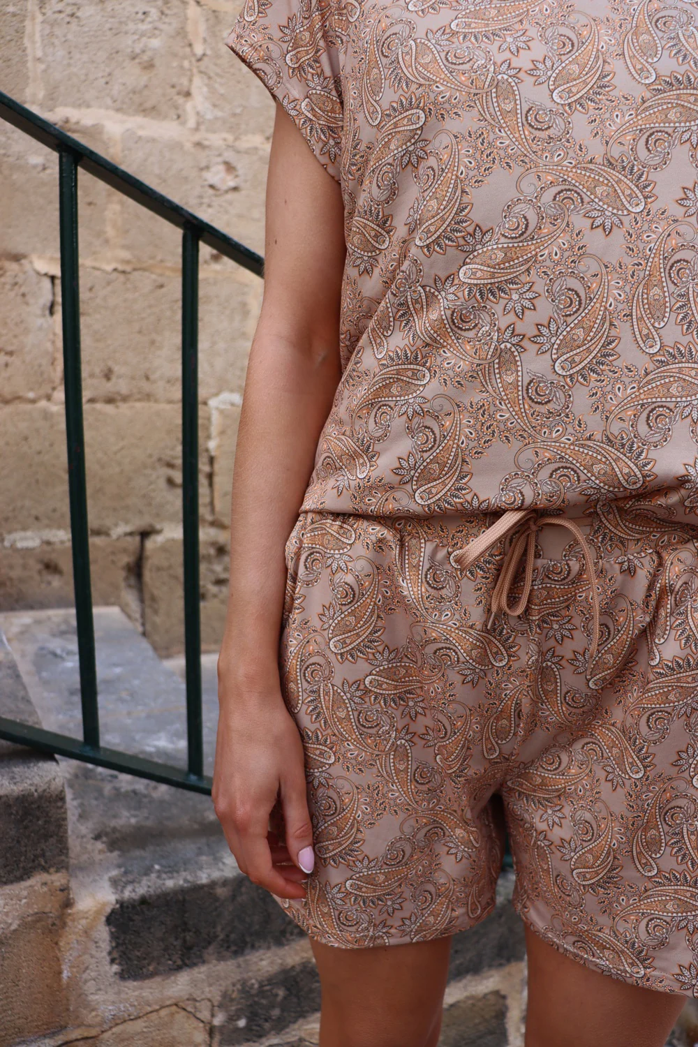Alma Shorts | Sand Paisley | Shorts fra Liberté