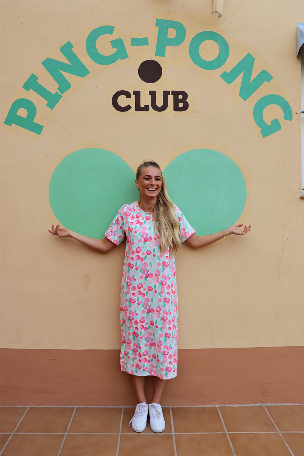 Alma Tshirt Dress | Mint Pink Flower | Kjole fra Liberté - Image 5