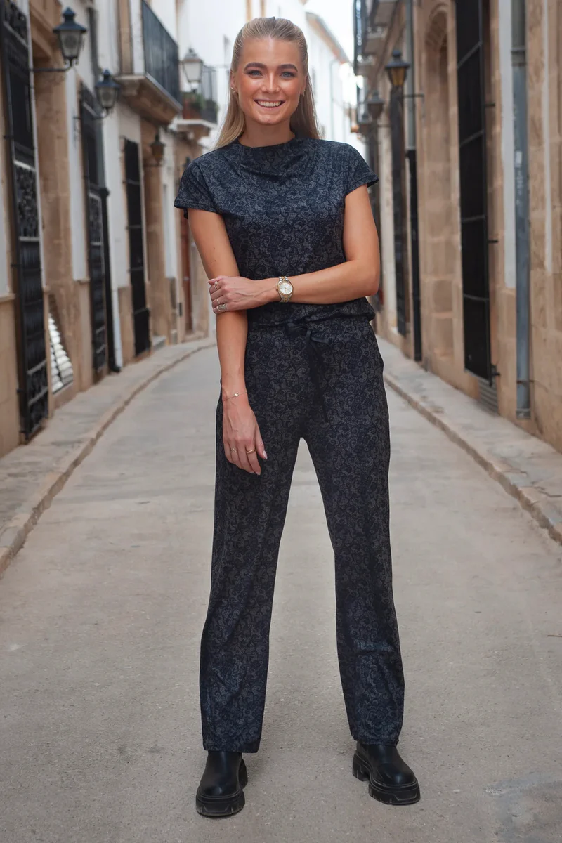 Alma Wide Pants | Black Grey Lace | Bukser fra Liberté - Image 2