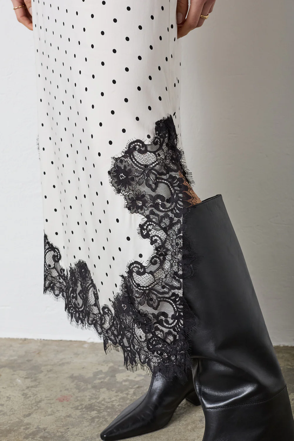 Amelicc Dot Lace Skirt | Off White | Nederdel fra Co'Couture - Image 4
