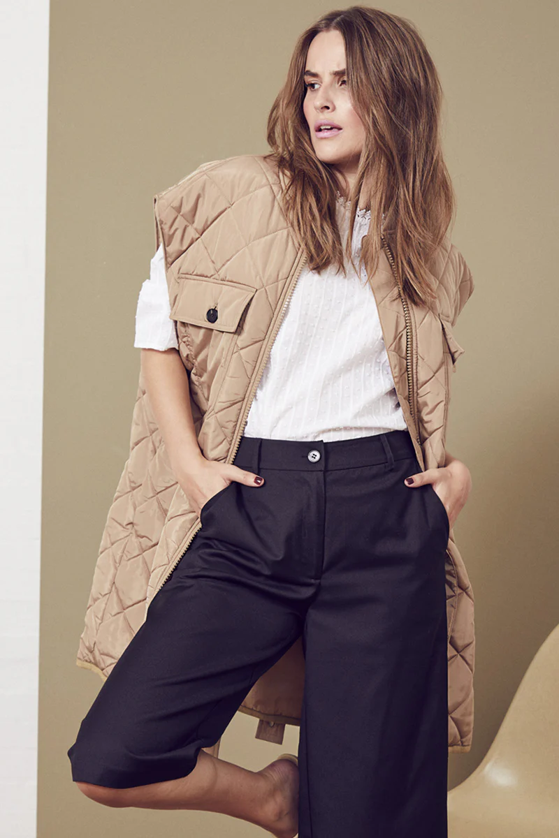 Anaya Quilt Vest | Khaki | Jakke fra Co'couture - Image 3