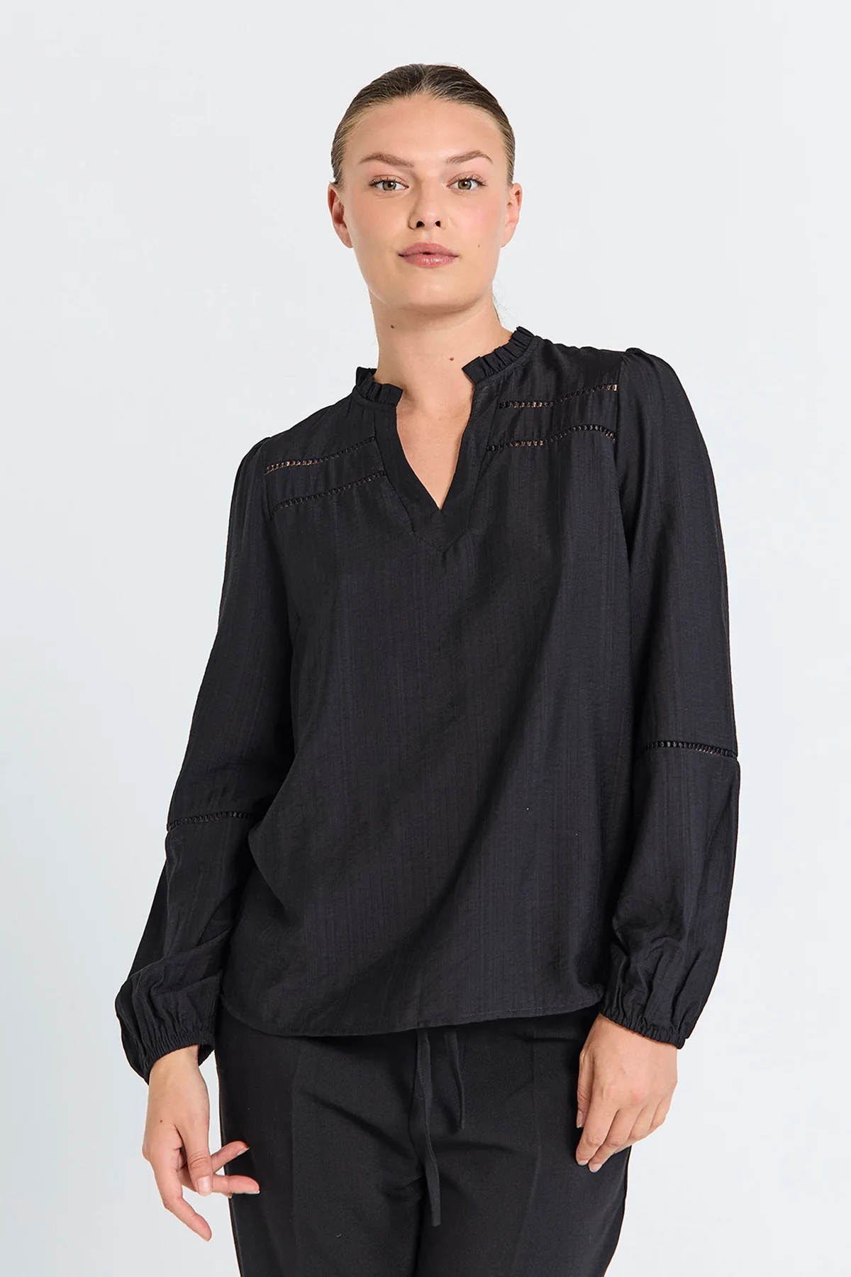 Antina Blouse 207773 | Black | Bluse fra Freequent - Image 2