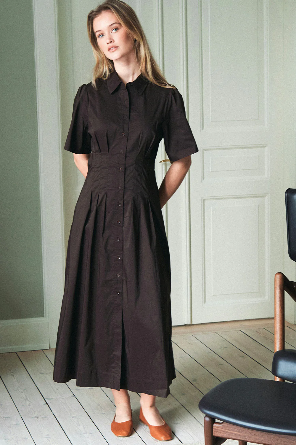 Baia Poplin Dress | Chocolate Brown | Kjole fra Neo Noir