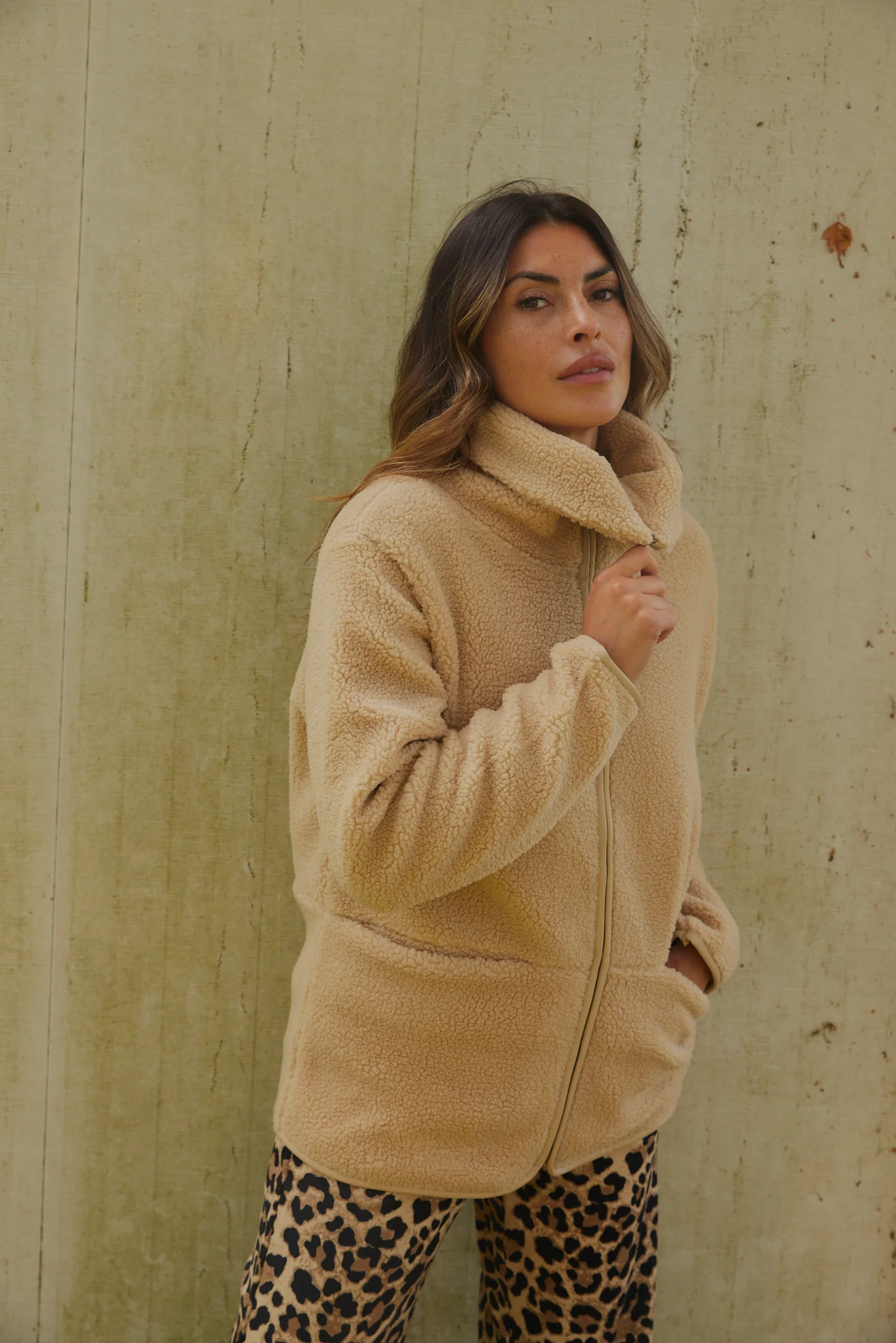 Bamie Teddy Zip | Sand | Jakke fra French Laundry - Image 2