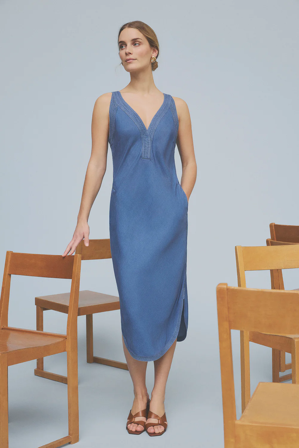 Bati Midi Strap Dress | Oil Blue | Kjoler fra Gustav