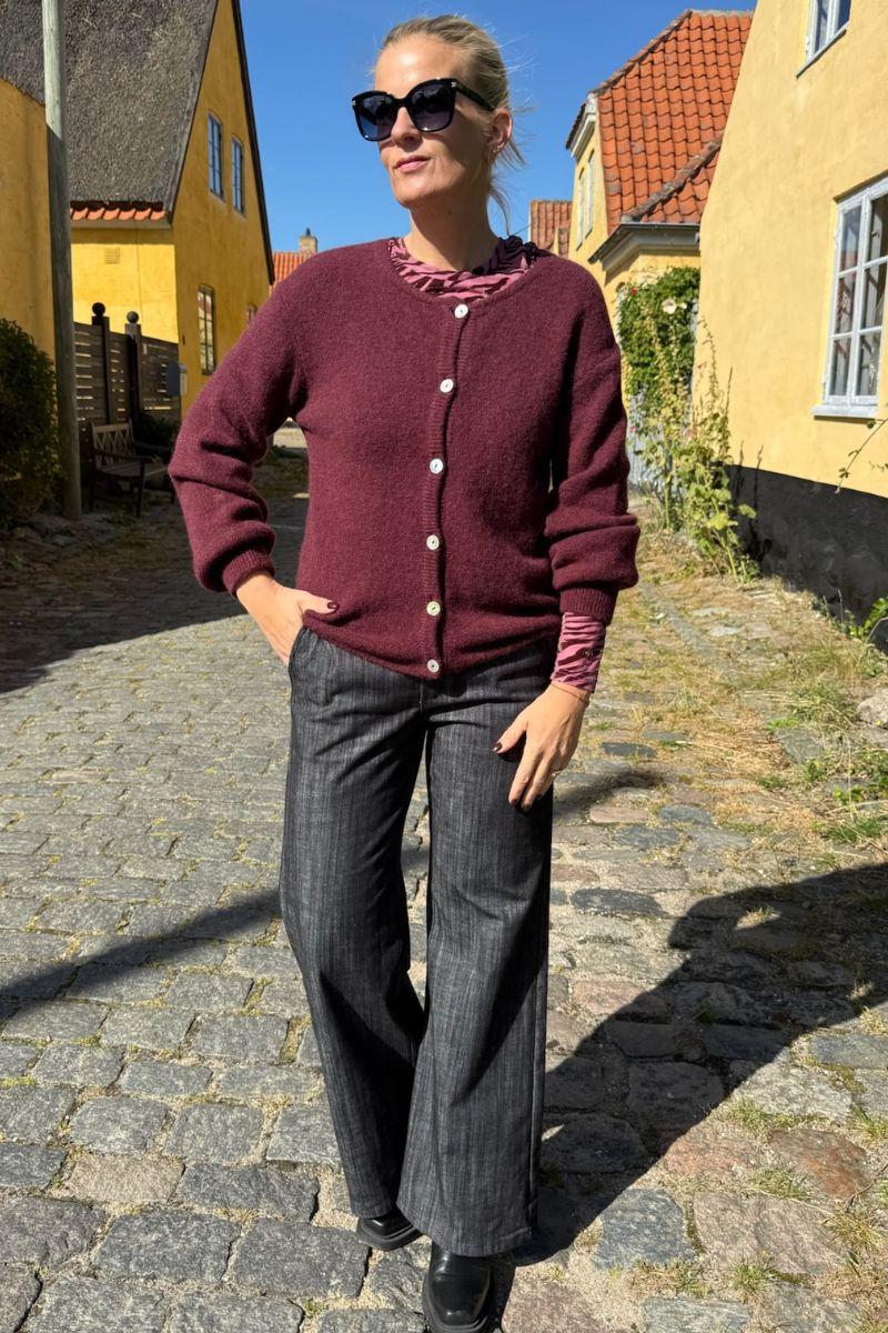 Bella Knit Cardigan | Plum | Strik fra Black Colour - Image 3