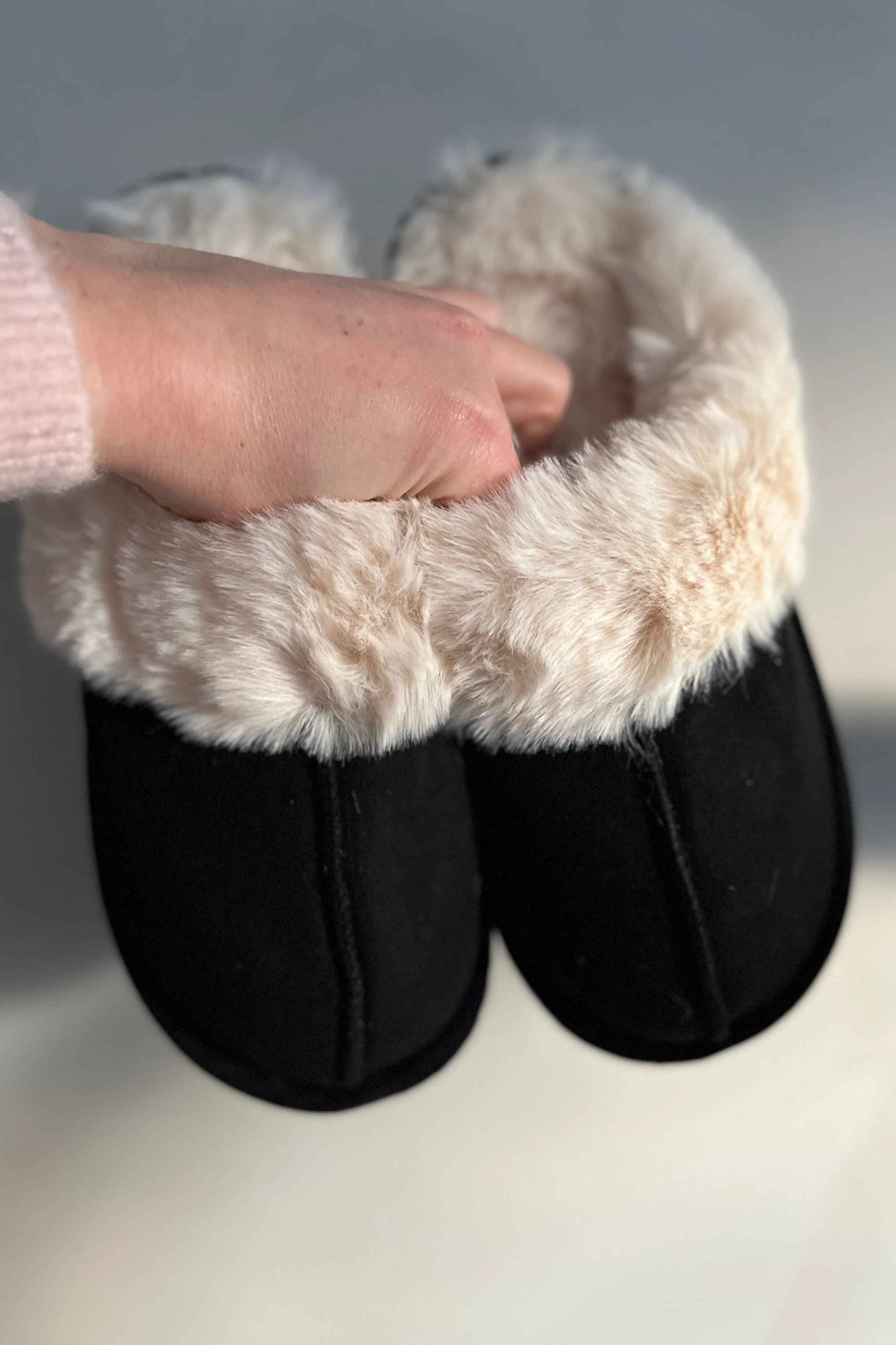 Bello Star Slippers | Black | Sutsko fra Lazy Bear - Image 3