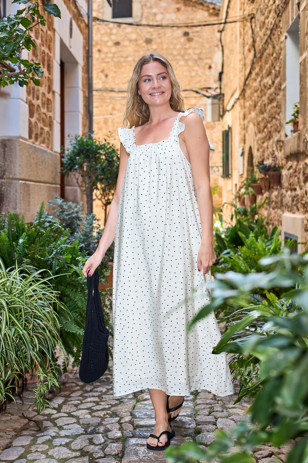 Benedikt Dress | Off White Dot | Kjole fra Black Colour