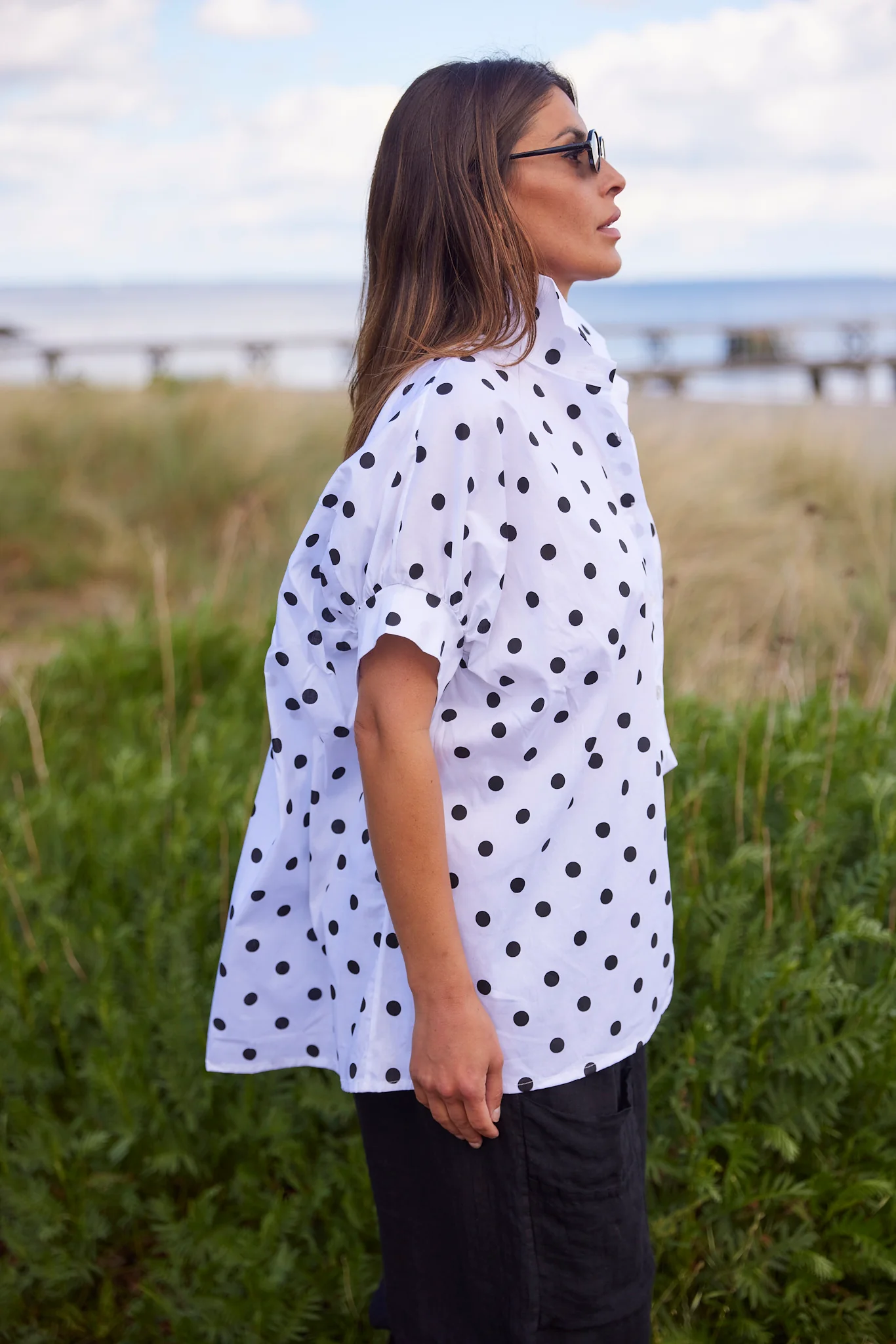 Bleu Belle Dot Shirt | White | Skjorte fra Atelier C - Image 2