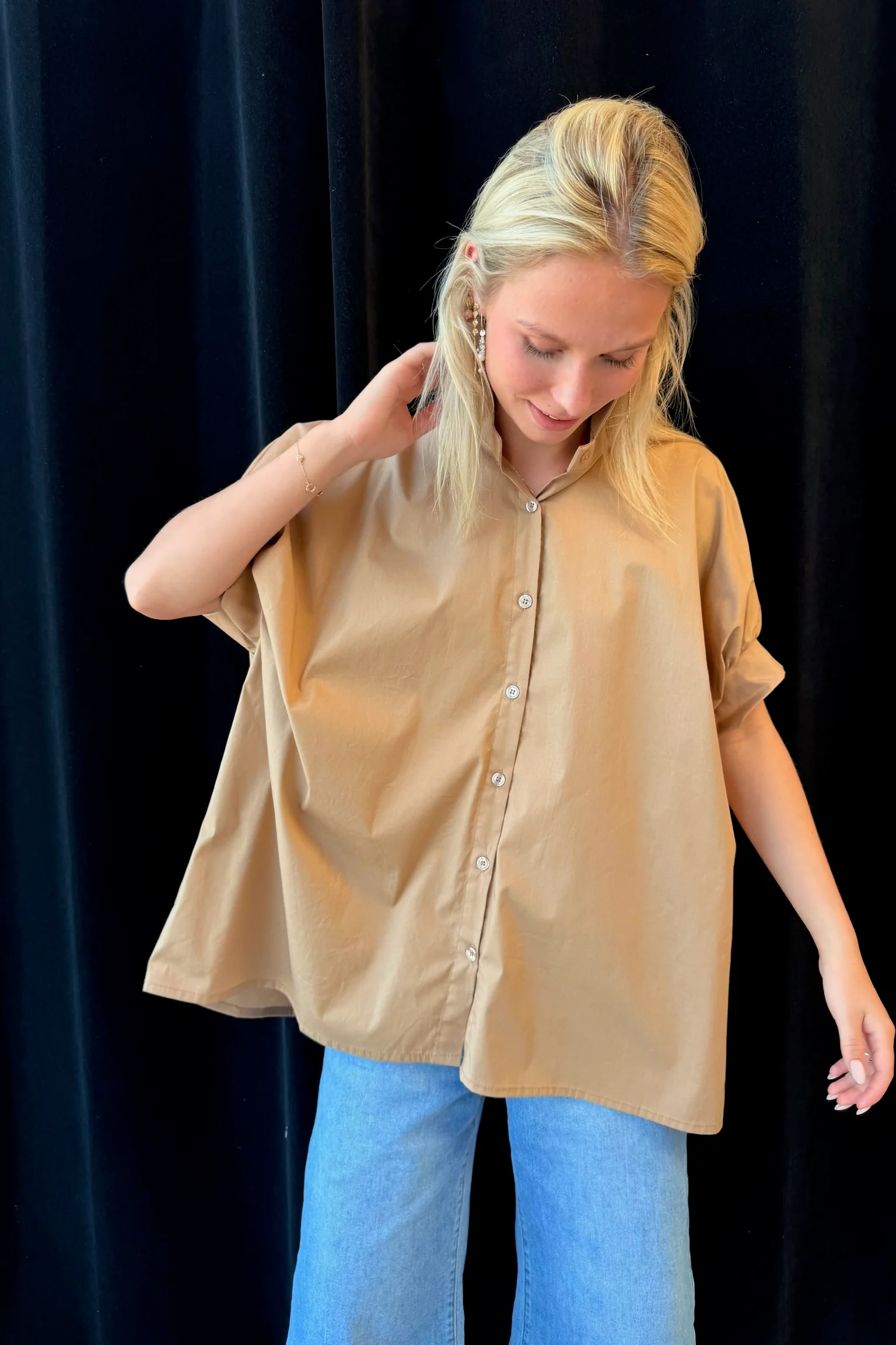 Bleu Belle shirt | Camel | Skjorte fra Atelier C - Image 4