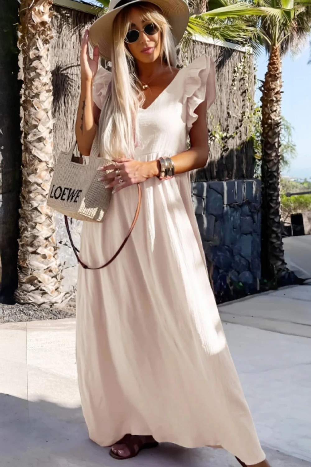 Buttoned back Dress | Beige | Kjole fra Avery