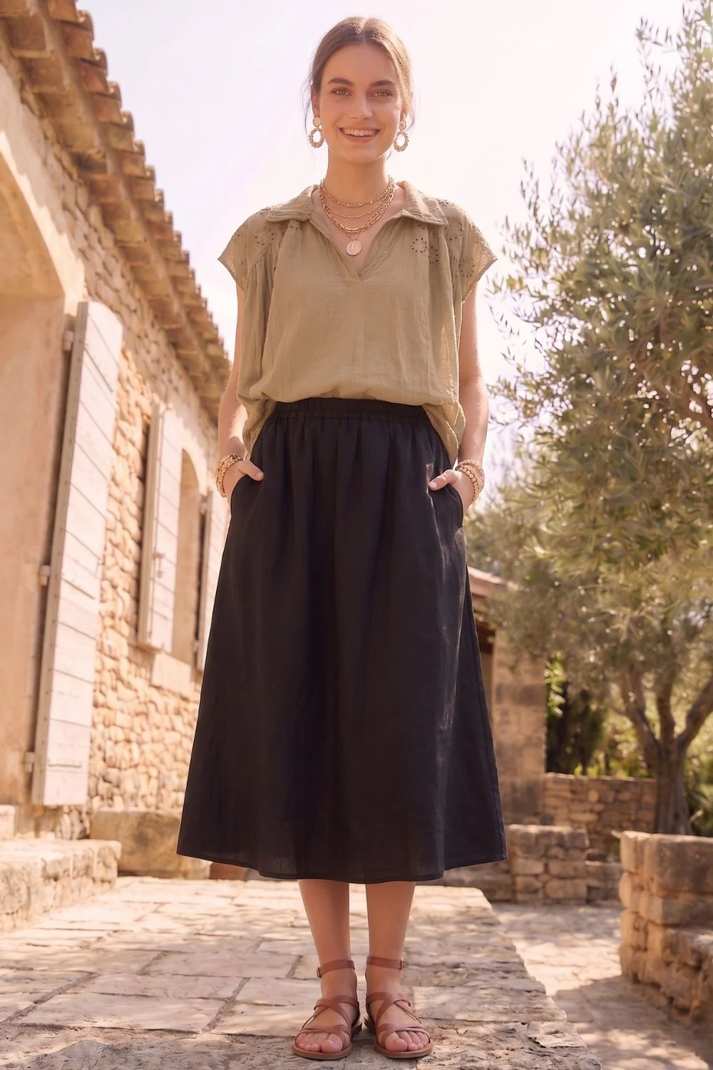 Broderie Anglaise Top | Camel | Skjorte fra Atelier C - Image 3