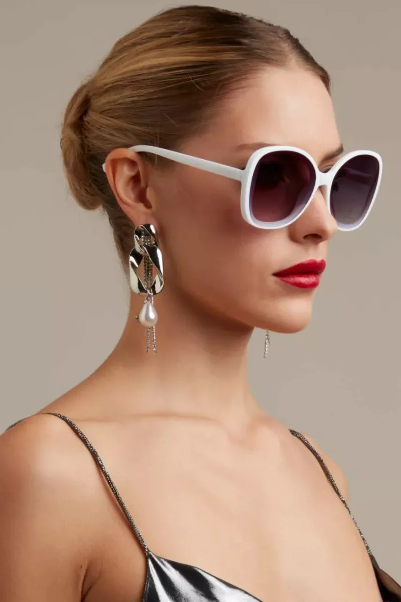 Buttefly Shape | Optical white | Solbriller fra Okkia - Image 3