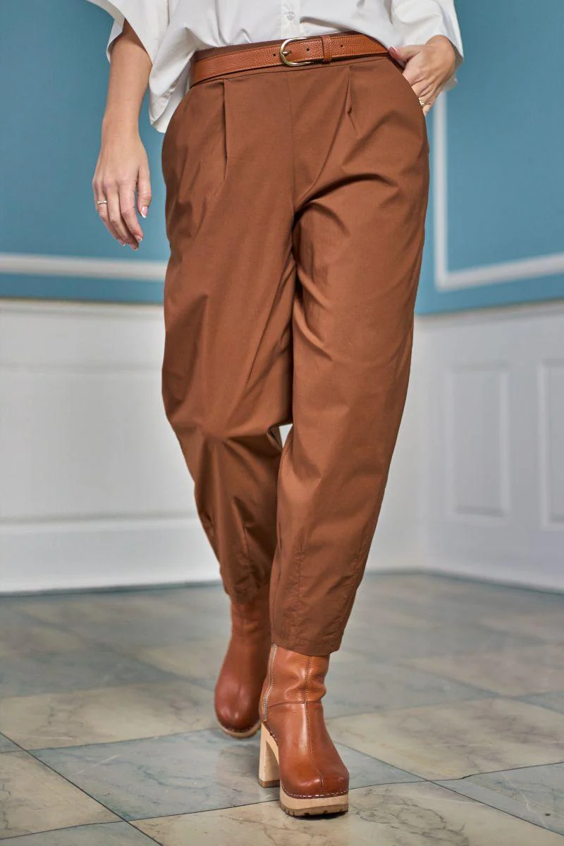 Davina Barrel Pant | Hazelnut Brown | Bukser fra Black Colour