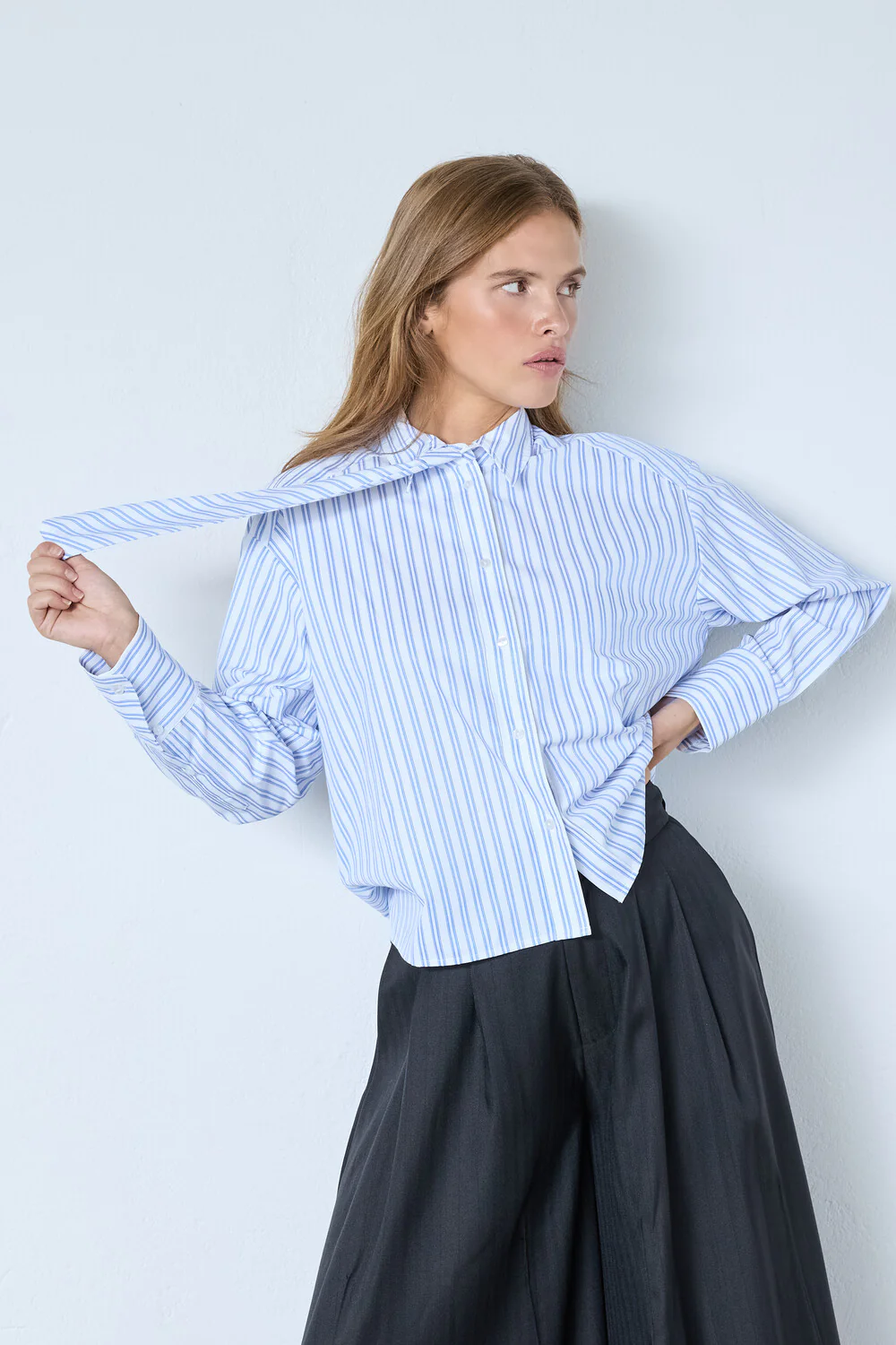 Devin Stripe Tie Shirt 45018 | Blue | Bluse fra Co'couture - Image 2