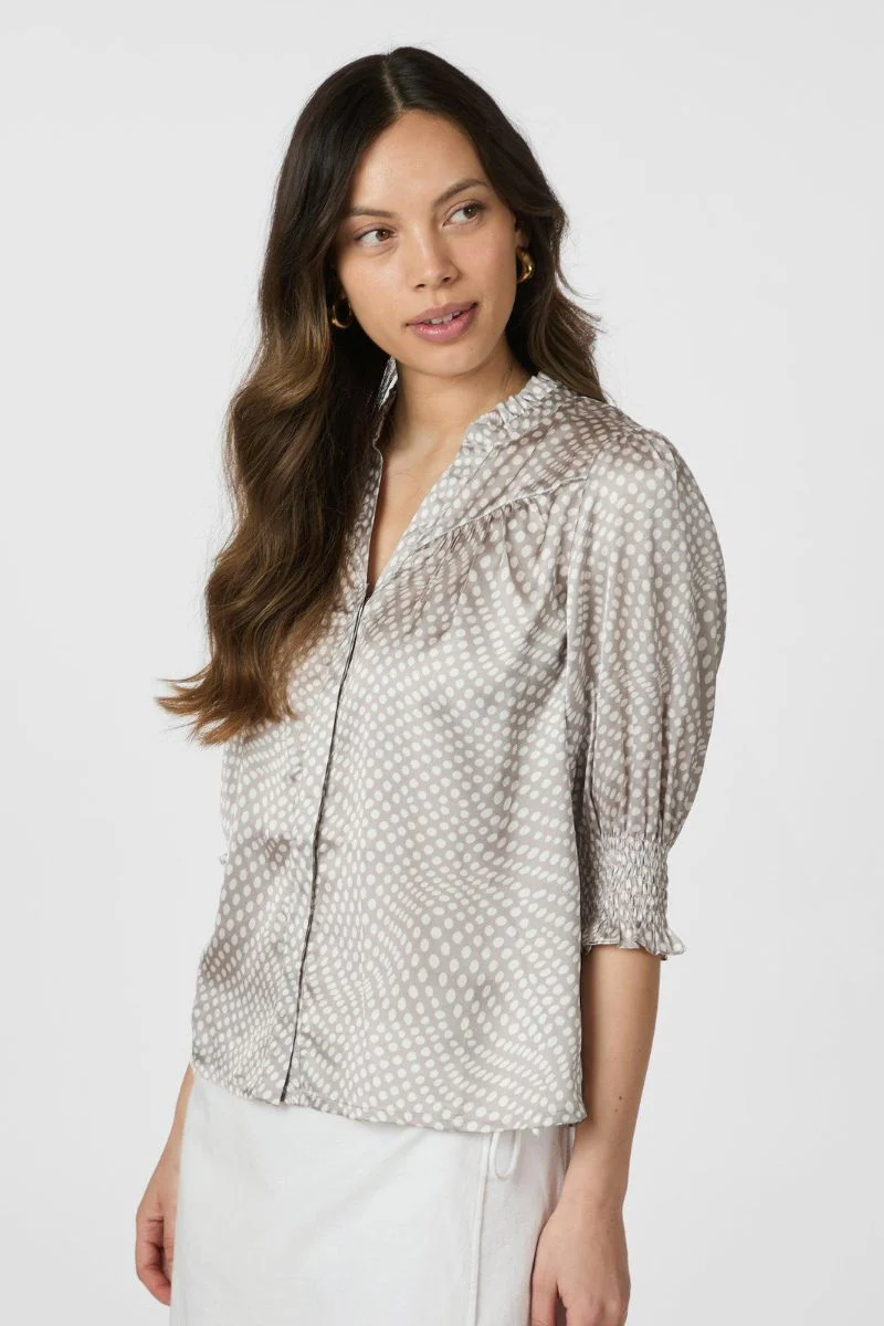 Diana Vibrant Dot Blouse | Light Taupe | Bluse fra Neo Noir - Image 2