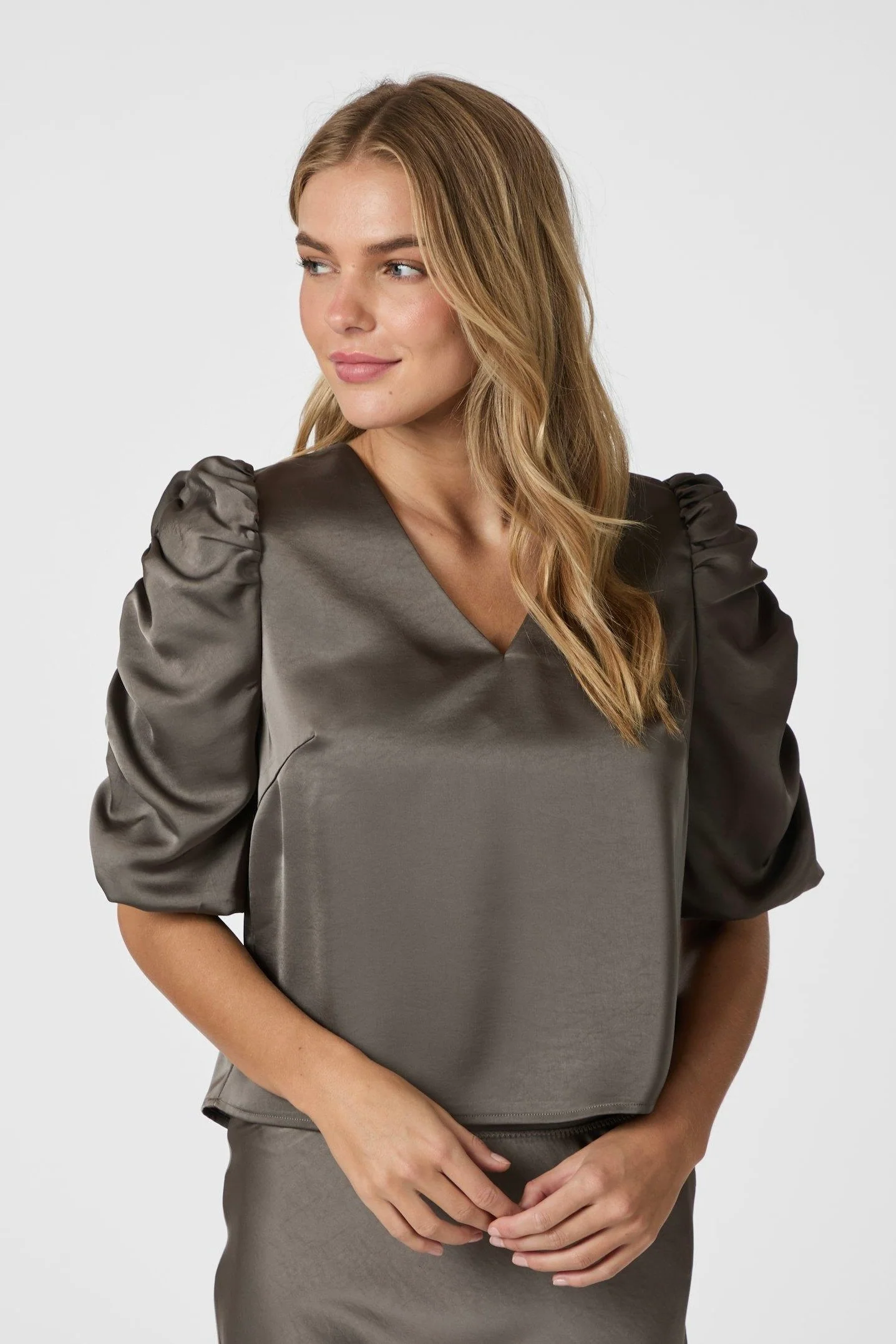 Elba Heavy Sateen Blouse | Warm Grey | Bluse fra Neo Noir - Image 4