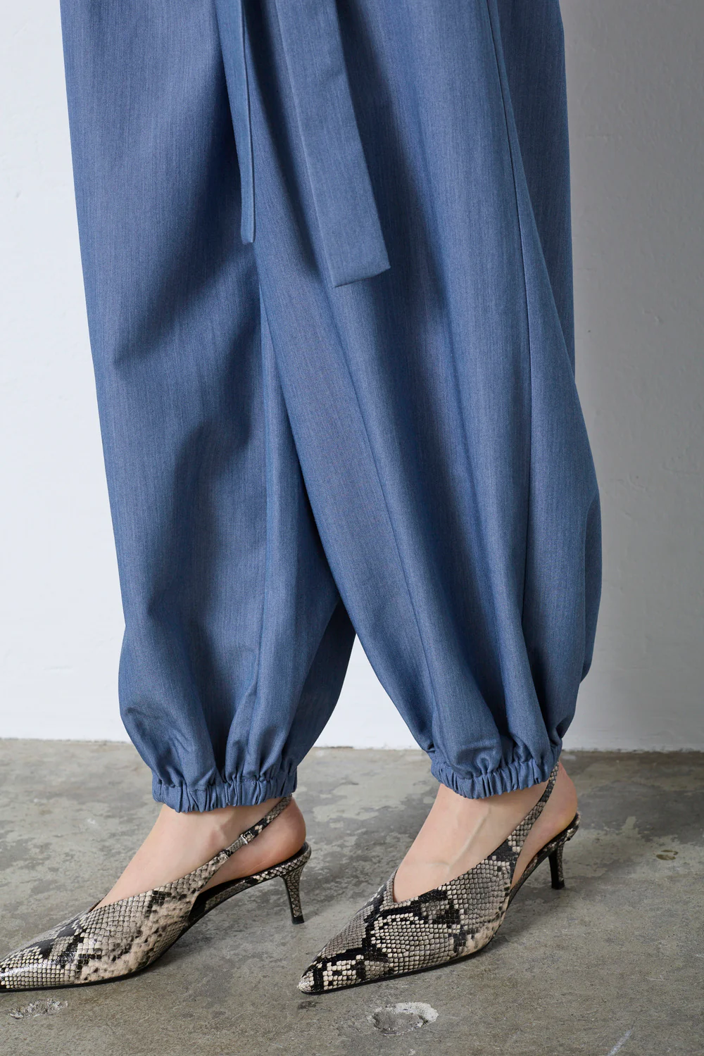 Elly Balloon Pant 41208 | Dusty Blue | Bukser fra Co'couture - Image 6