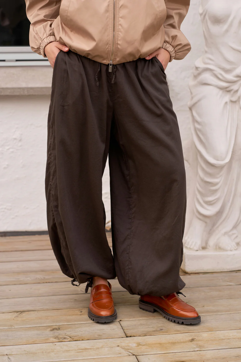 Elyse S Voile Balloon Pants | Dark Brown | Bukser fra Neo Noir