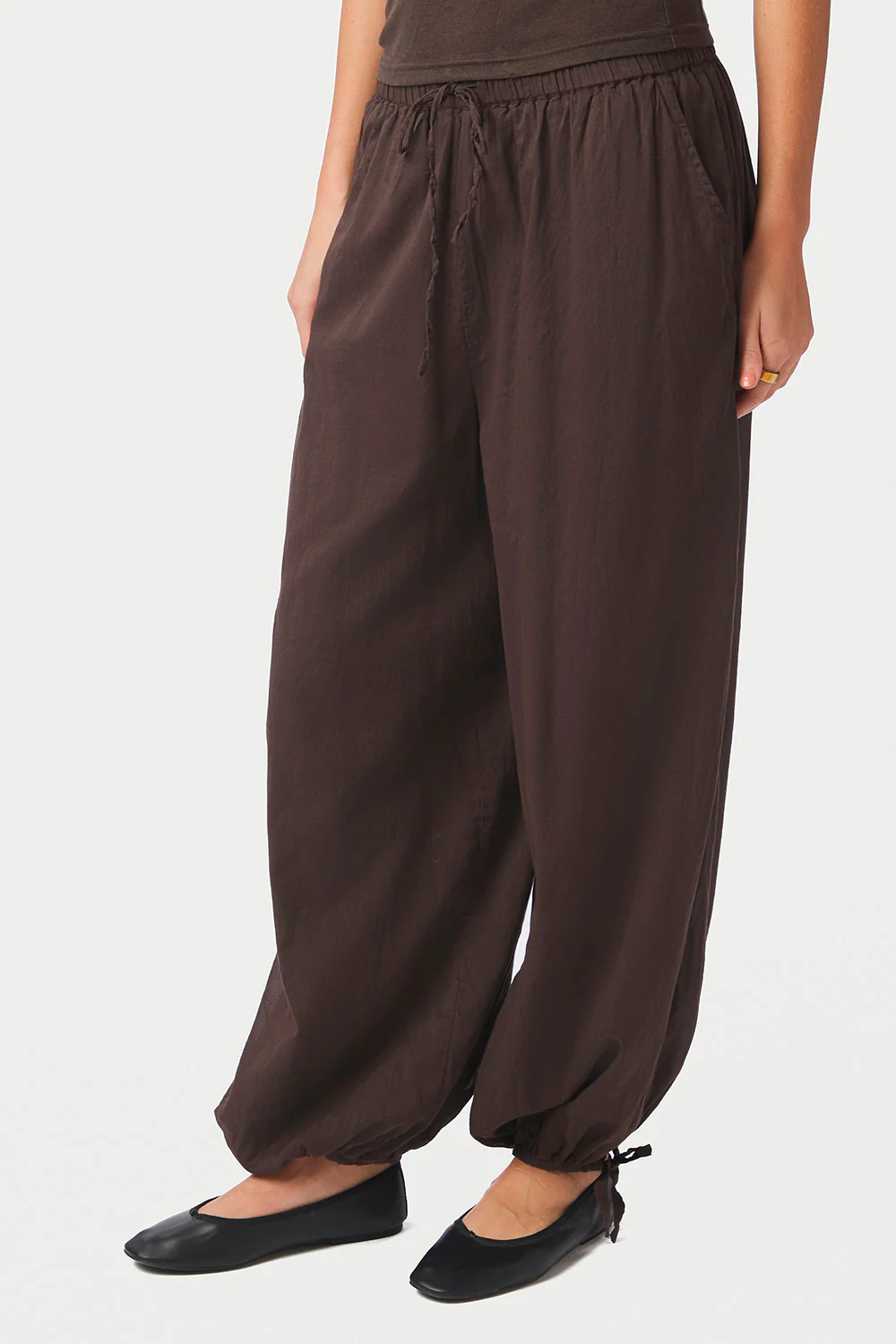 Elyse S Voile Balloon Pants | Dark Brown | Bukser fra Neo Noir - Image 6