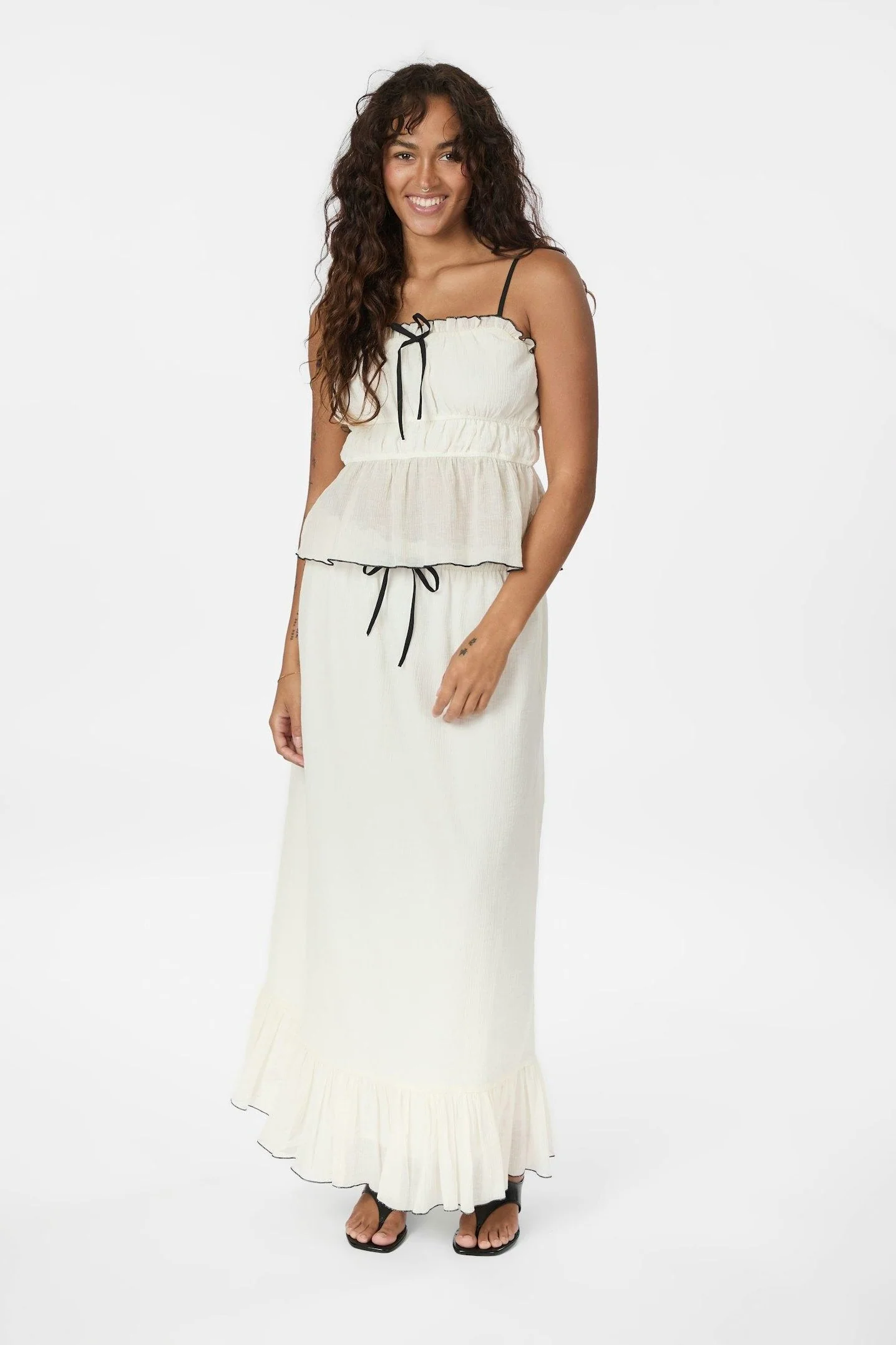 Emberly Crepe Top | Creme | Bluse fra Neo Noir - Image 11