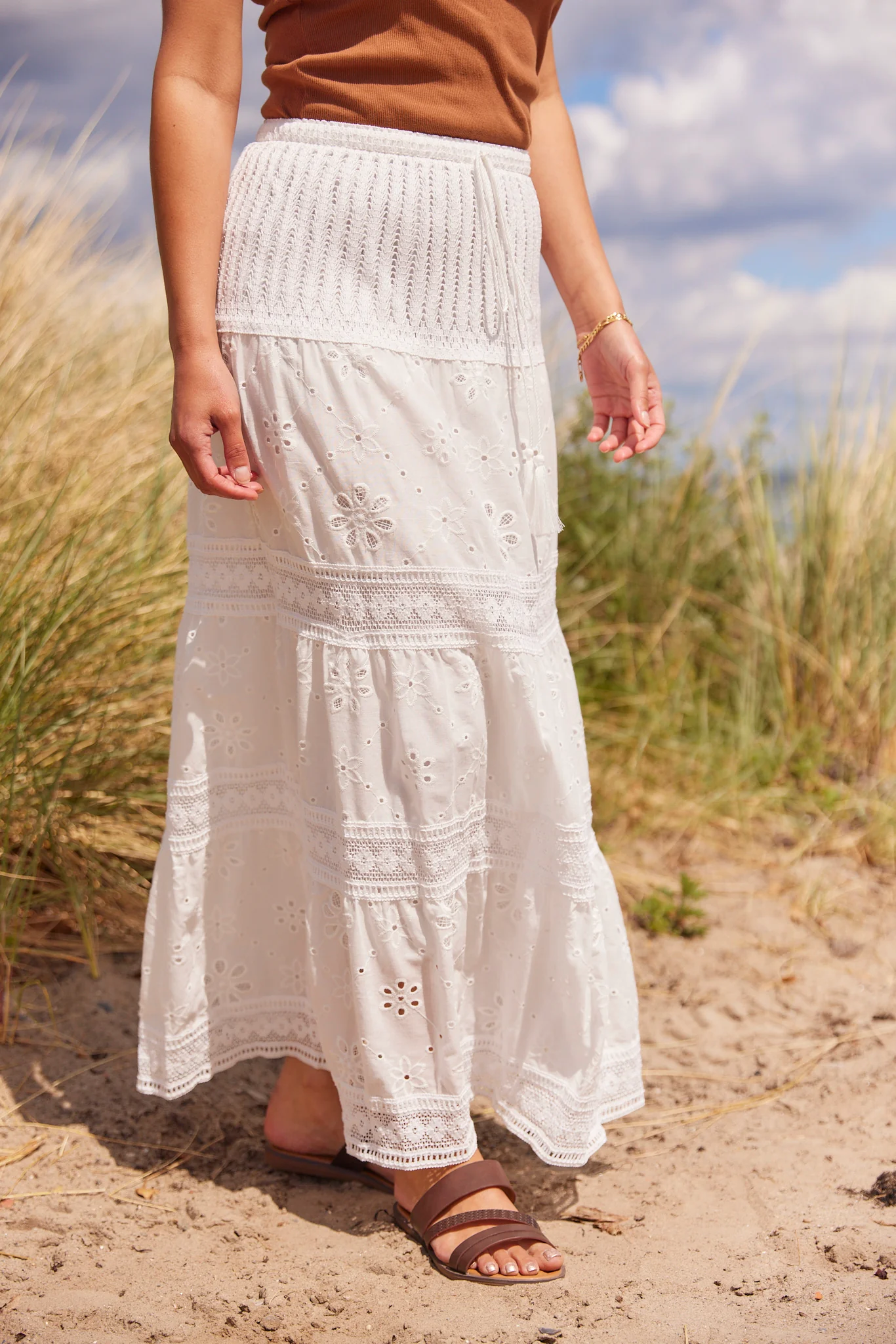 Embroidered Long Legends Skirt | White