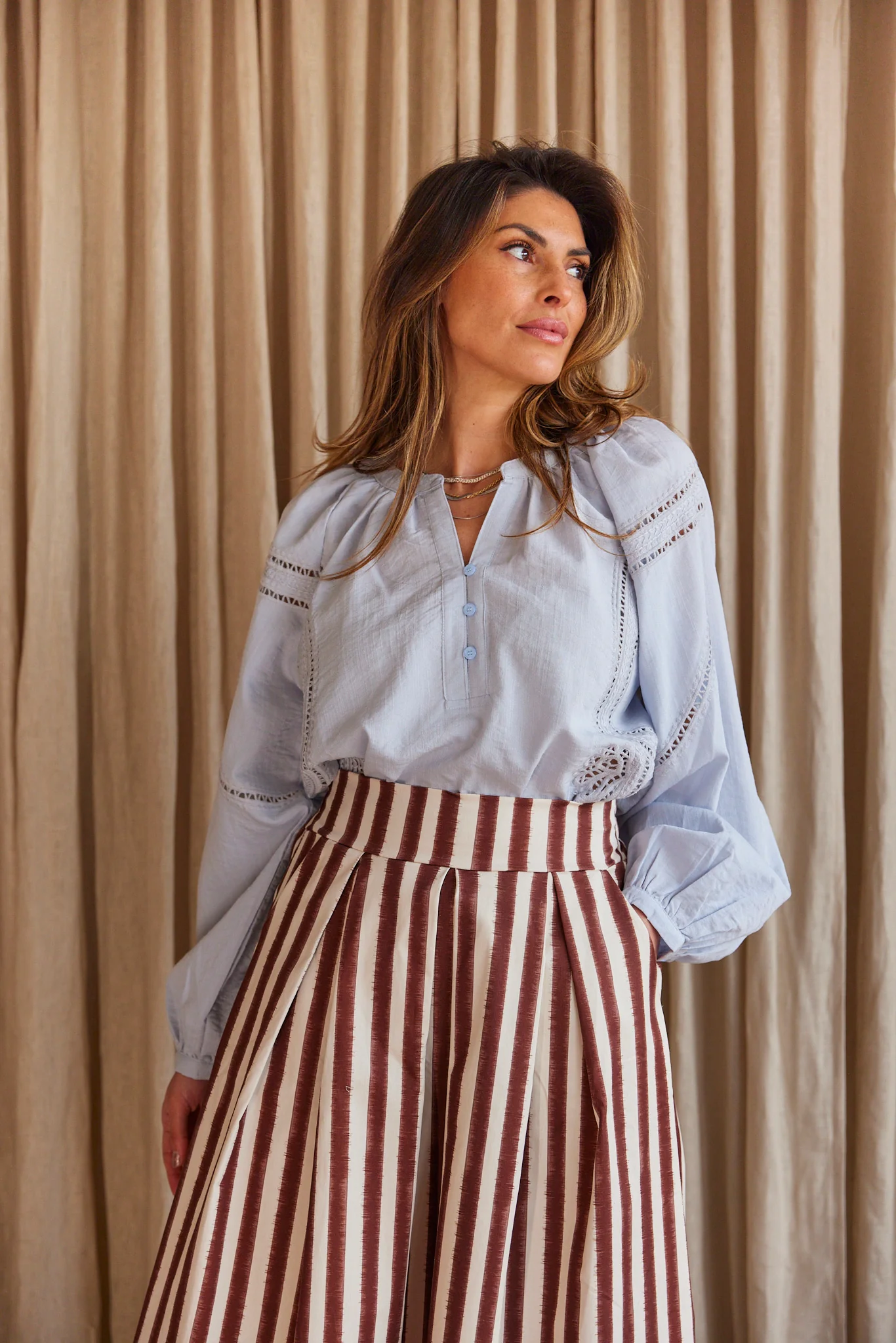 Embroidered Lumière shirt | Light Blue | Skjorte fra Atelier C - Image 3