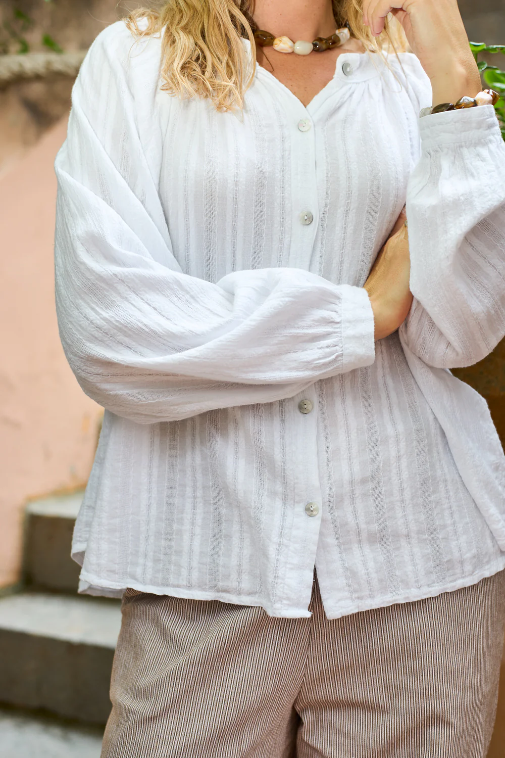 Emilia Shirt Blouse | White | Bluse fra Black Colour - Image 2
