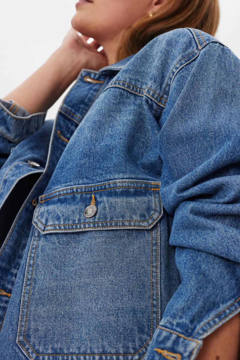 Enny Jacket | Medium Blue Denim | Jakke fra Freequent - Image 7