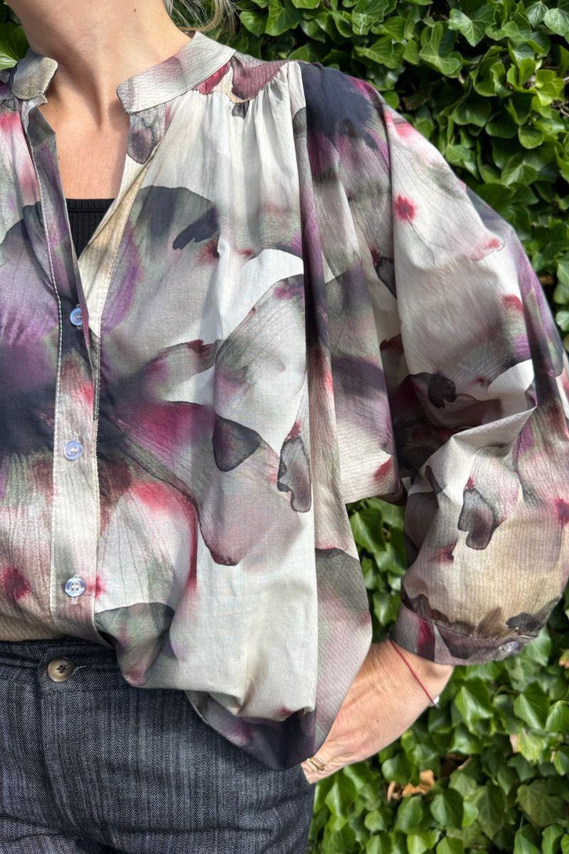 Filora Blouse | Plum Flower | Bluse fra Black Colour - Image 3