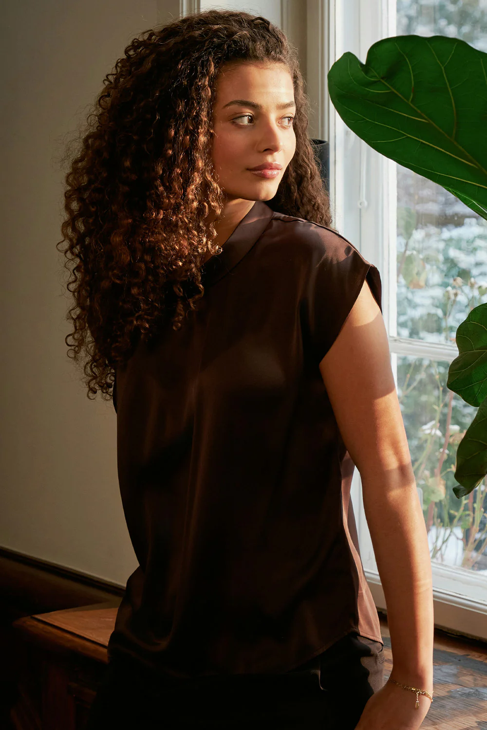 Fleur Drapy Satin Blouse | Dark Brown | Bluse fra Neo Noir