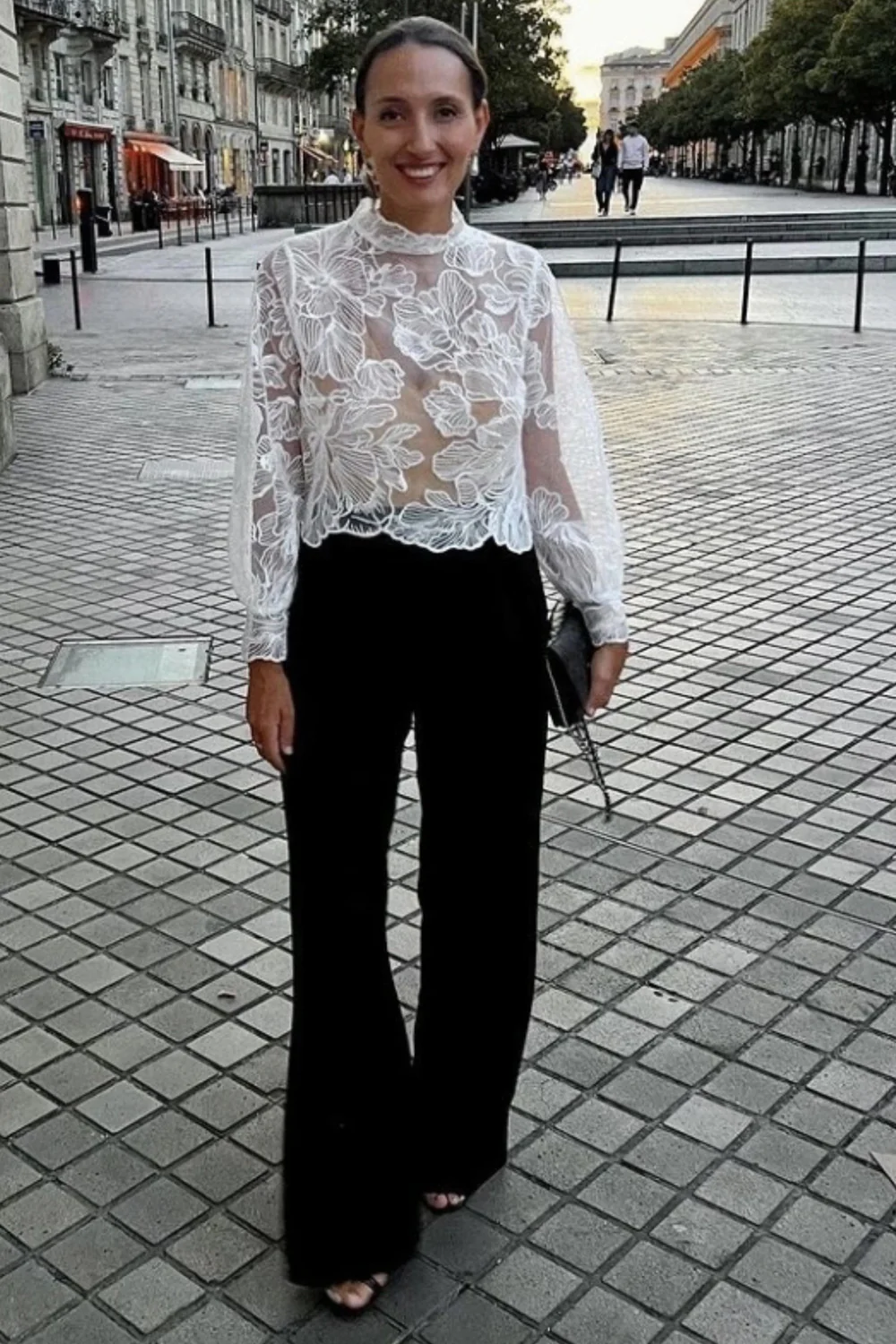 Floral Emb Lace Blouse | Blonde bluse fra Avery - Image 6