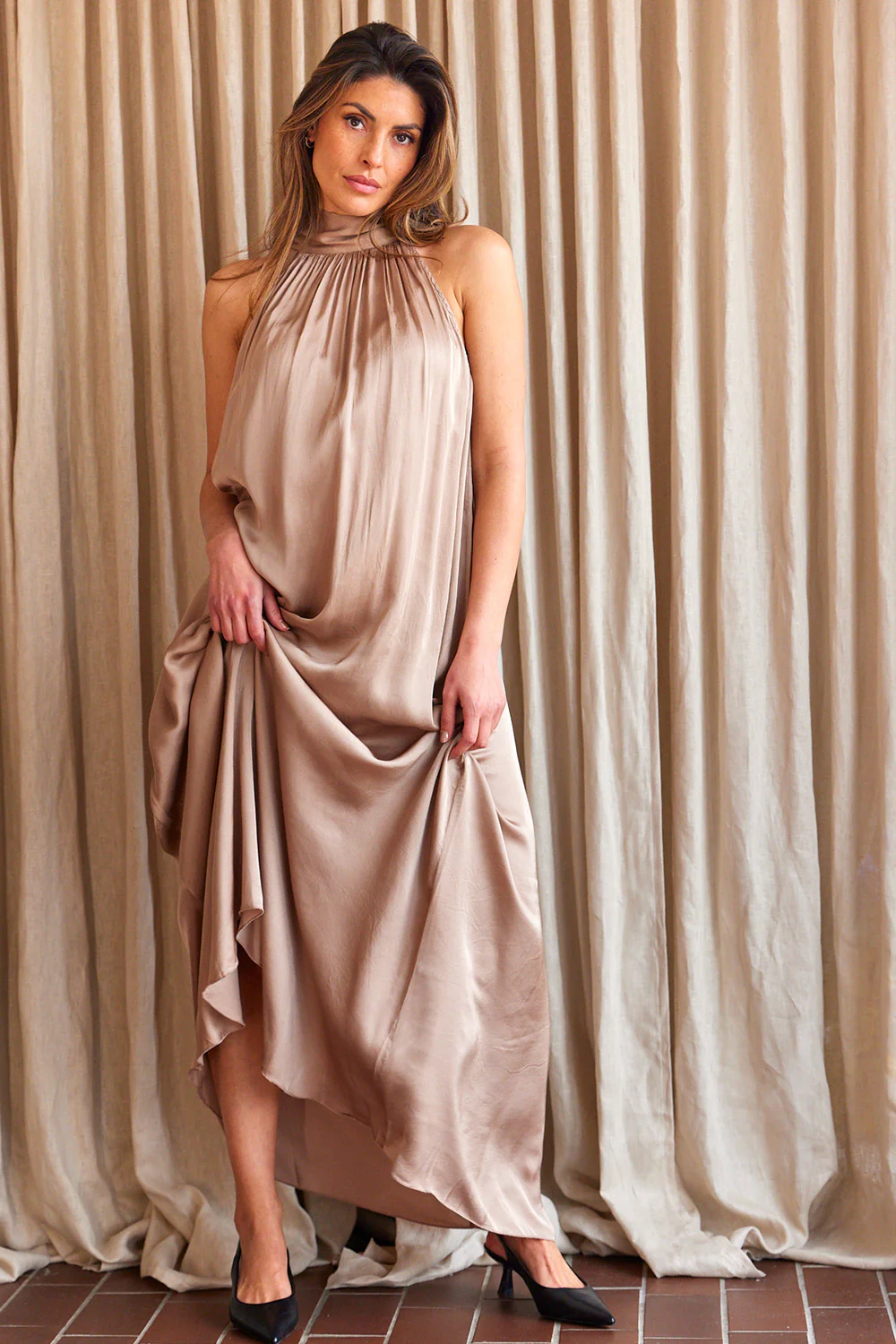 Celeste Silky dress | Taupe | Kjole fra Avery