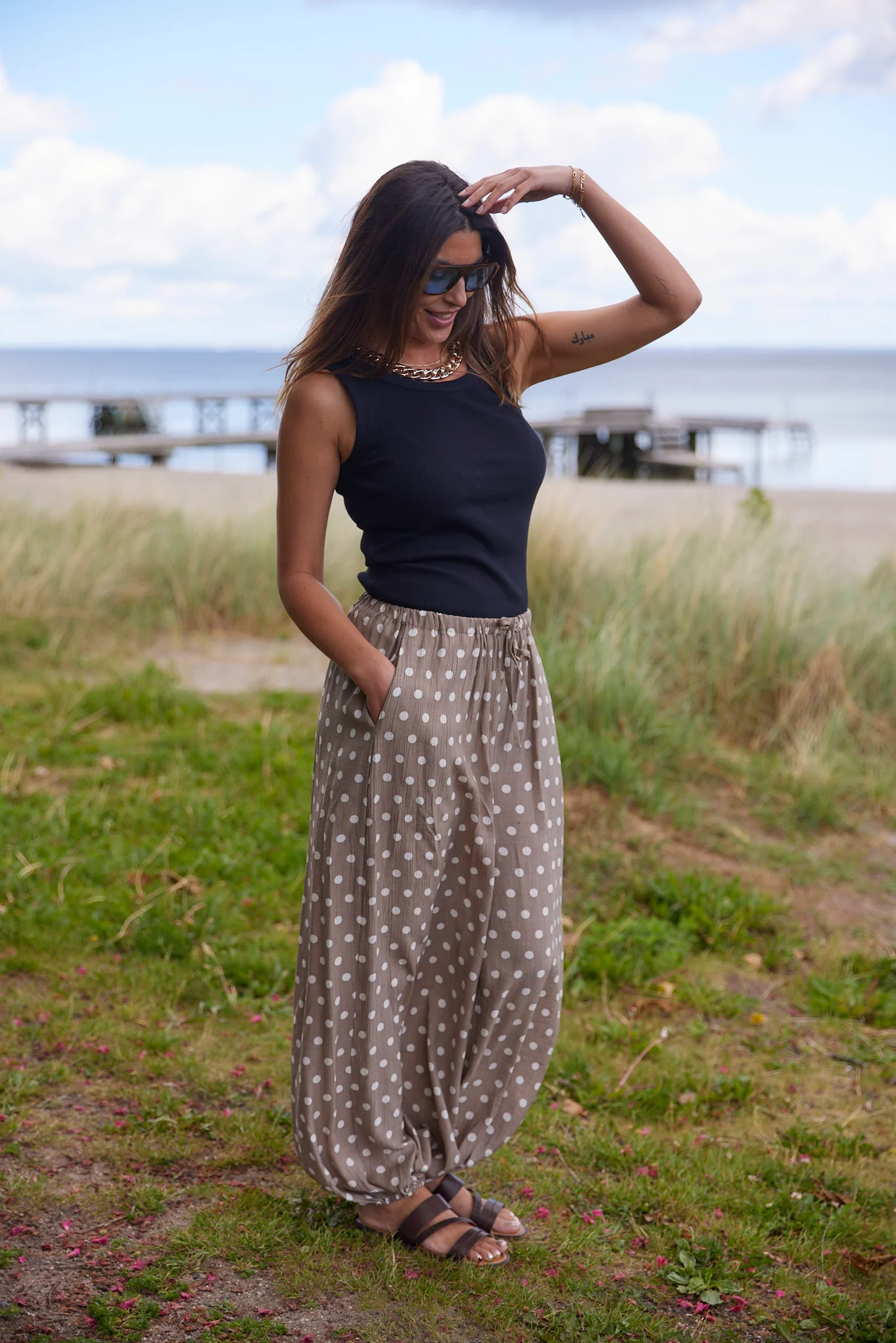 Flowy Polka dot pants | Taupe | Bukser fra Atelier C - Image 3