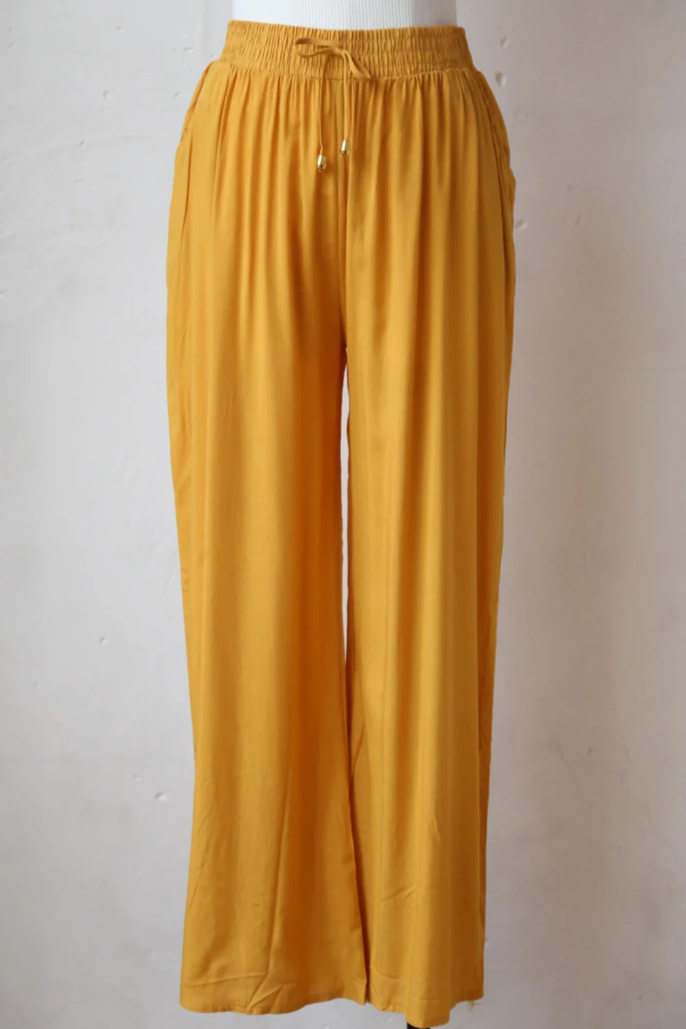 Fluid Trousers | Bukser fra Avery - Image 2