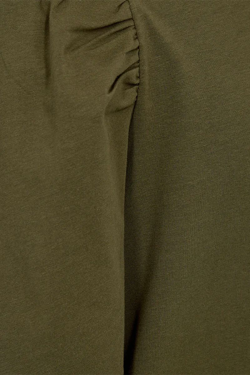 Fenja Tee Puff | Olive Night | T-Shirt fra Freequent - Image 2