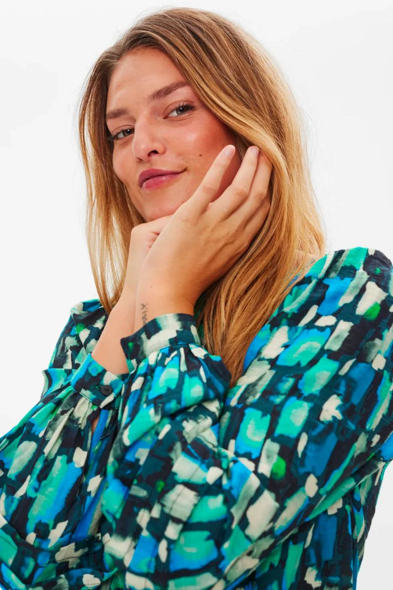 Malona Dress | Black w. Saxony Blue | Kjole fra Freequent - Image 4