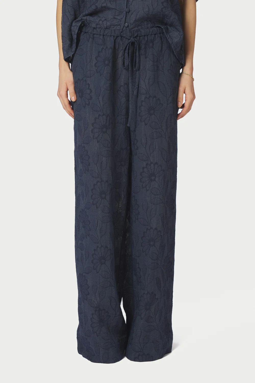 Heifa Flower Stripe Pants | Dark Blue | Bukser fra Neo Noir - Image 5