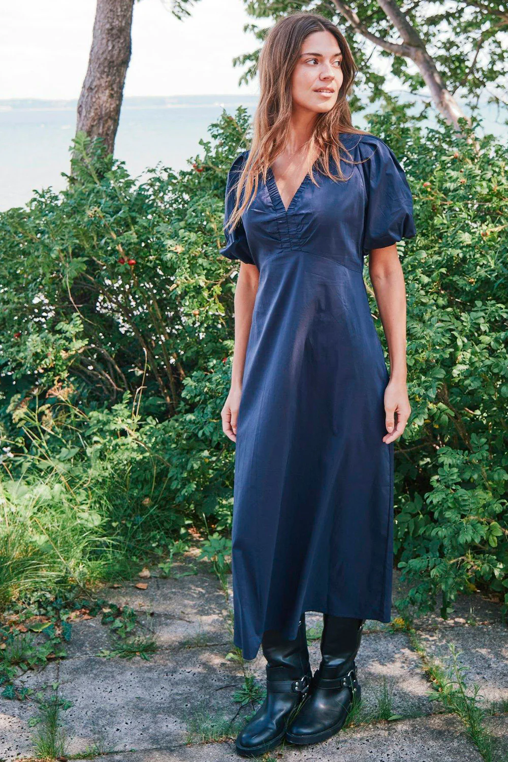 Illana Poplin Dress | Navy | Kjole fra Neo Noir