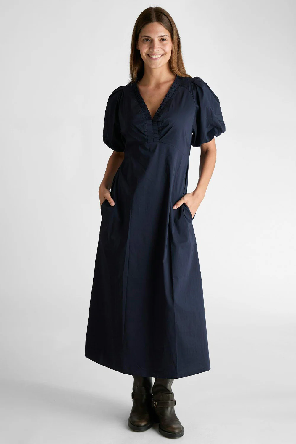 Illana Poplin Dress | Navy | Kjole fra Neo Noir - Image 4