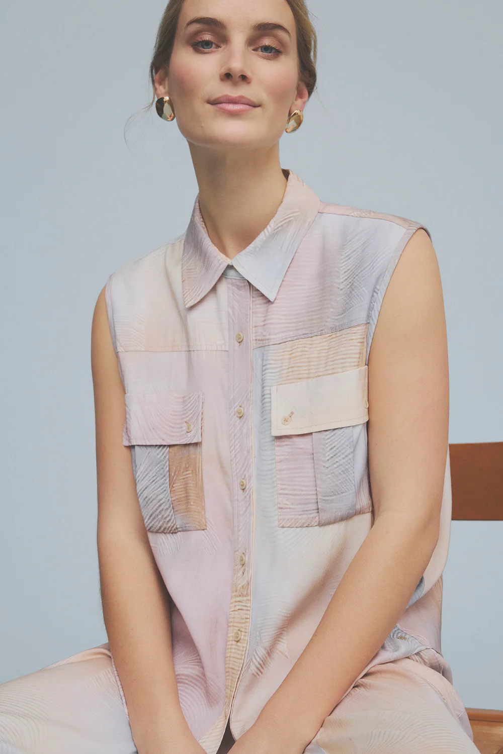 Ilona Sleeveless Shirt | Beige w. Light Blue | Skjorte fra Gustav