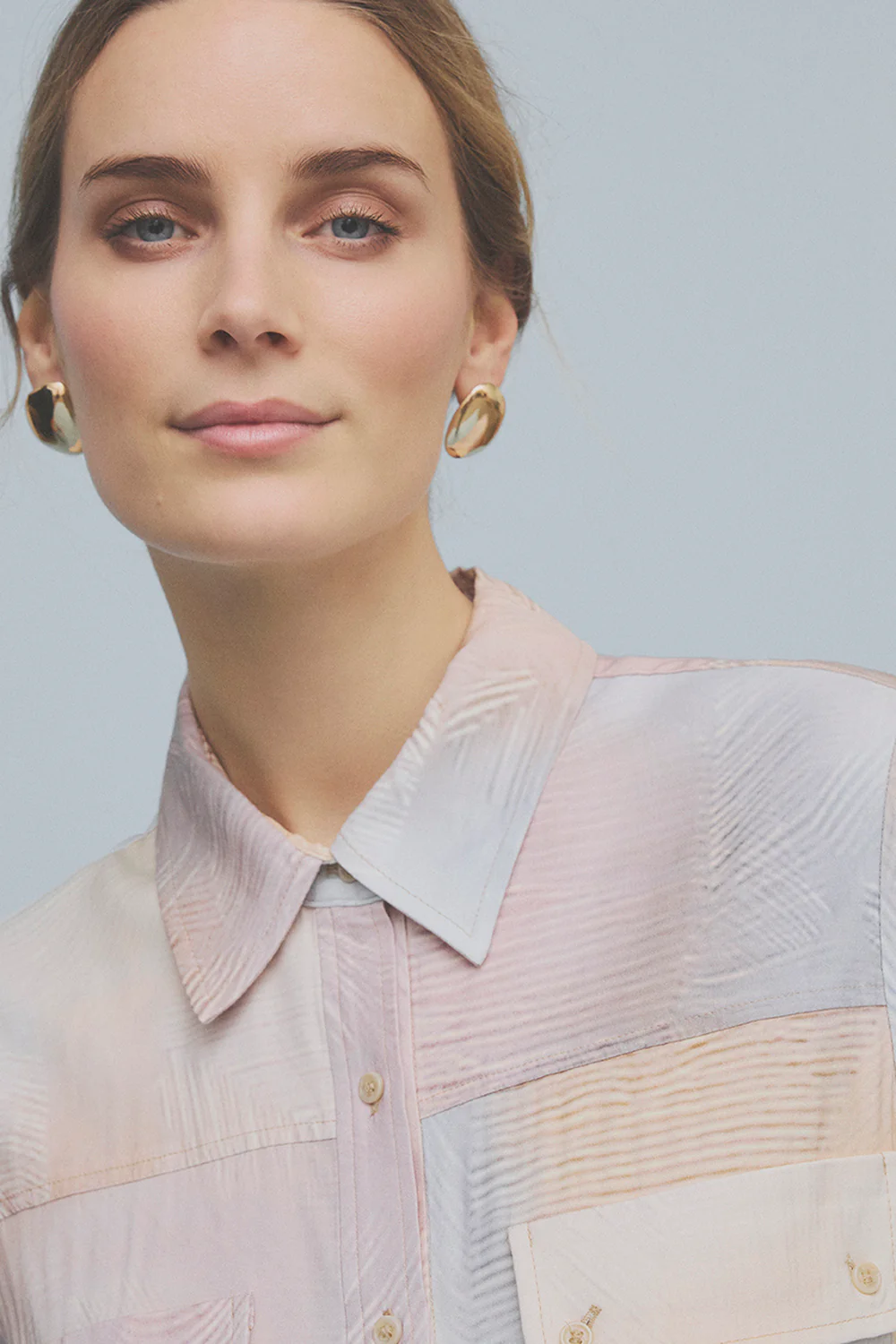 Ilona Sleeveless Shirt | Beige w. Light Blue | Skjorte fra Gustav - Image 3