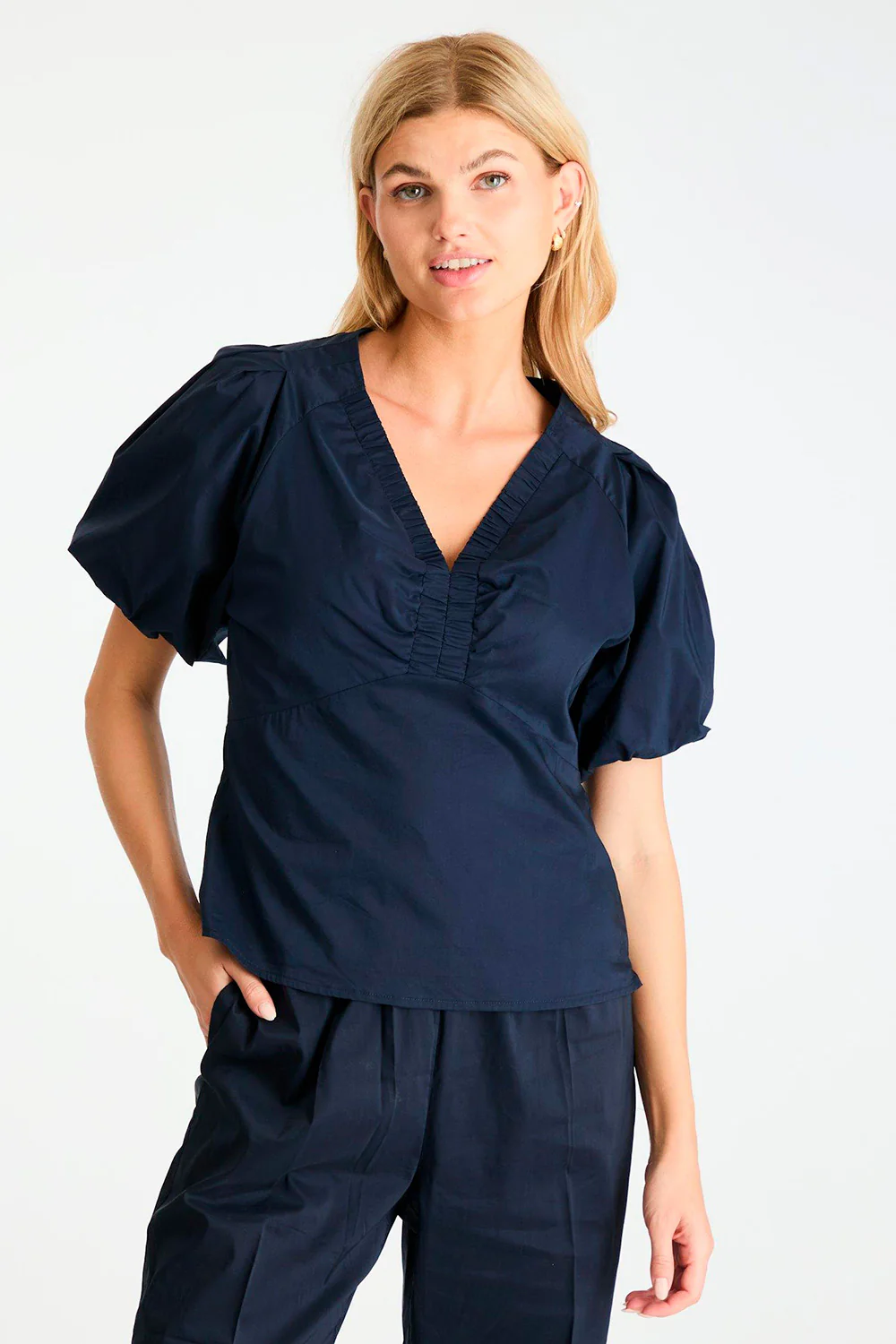 Irina Poplin Blouse 162219 | Navy | Bluse fra Neo Noir - Image 2